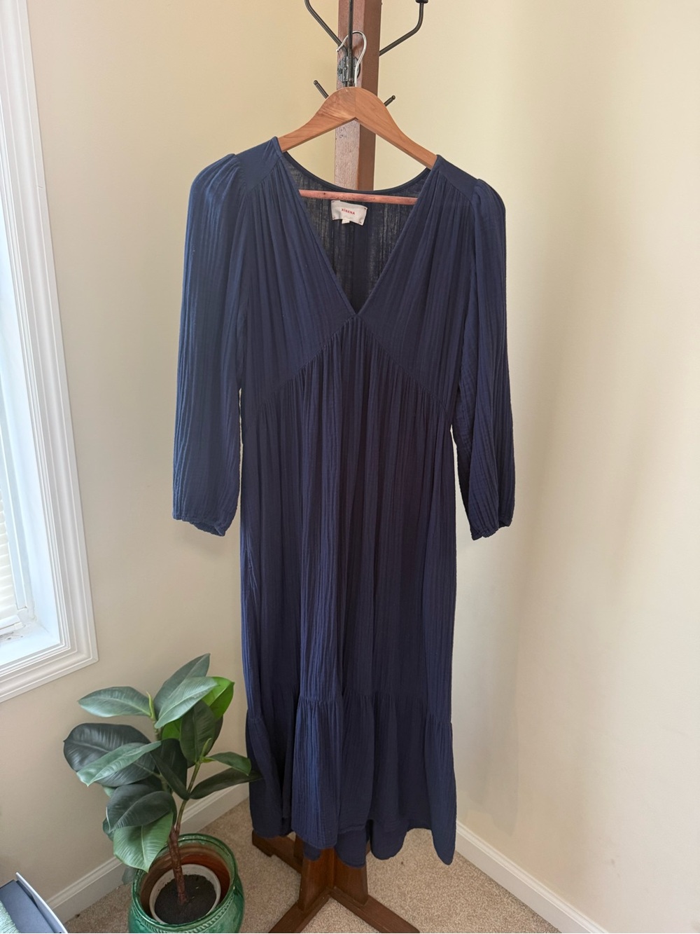 XiRENA Navy V-Neck Long Sleeve Midi Dress